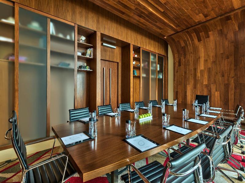 Discovery Bay Tempat peranginan 4*